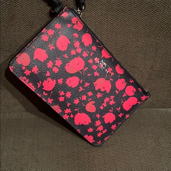 NEW Coach Wristlet - Picture 3 of 5